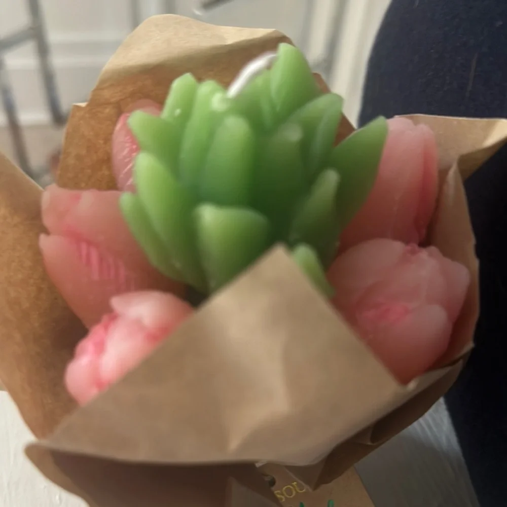 Papersource candle Pink and Green Flower will come wrapped in bubble wrap new